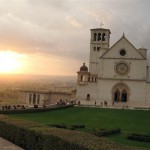 Assisi_Basilica_Superiore_sunset_800x599